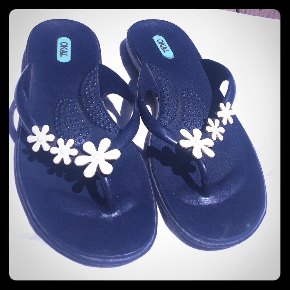Oka-B flip flops size M/L